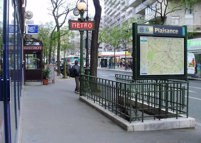 Newly Renovated ! Stunning 2Br Apt In The Heart Of Paris 15